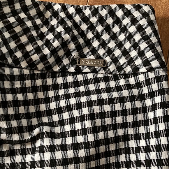 S.C & CO.💫 Women’s Black/White Checkered Lightweight Capri Pants - Picture 7 of 10